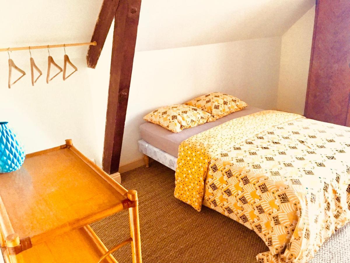 Chambres Chez L'Habitant Et Table D'Hotes Crocq "Le Vieil Hotel" Exterior photo