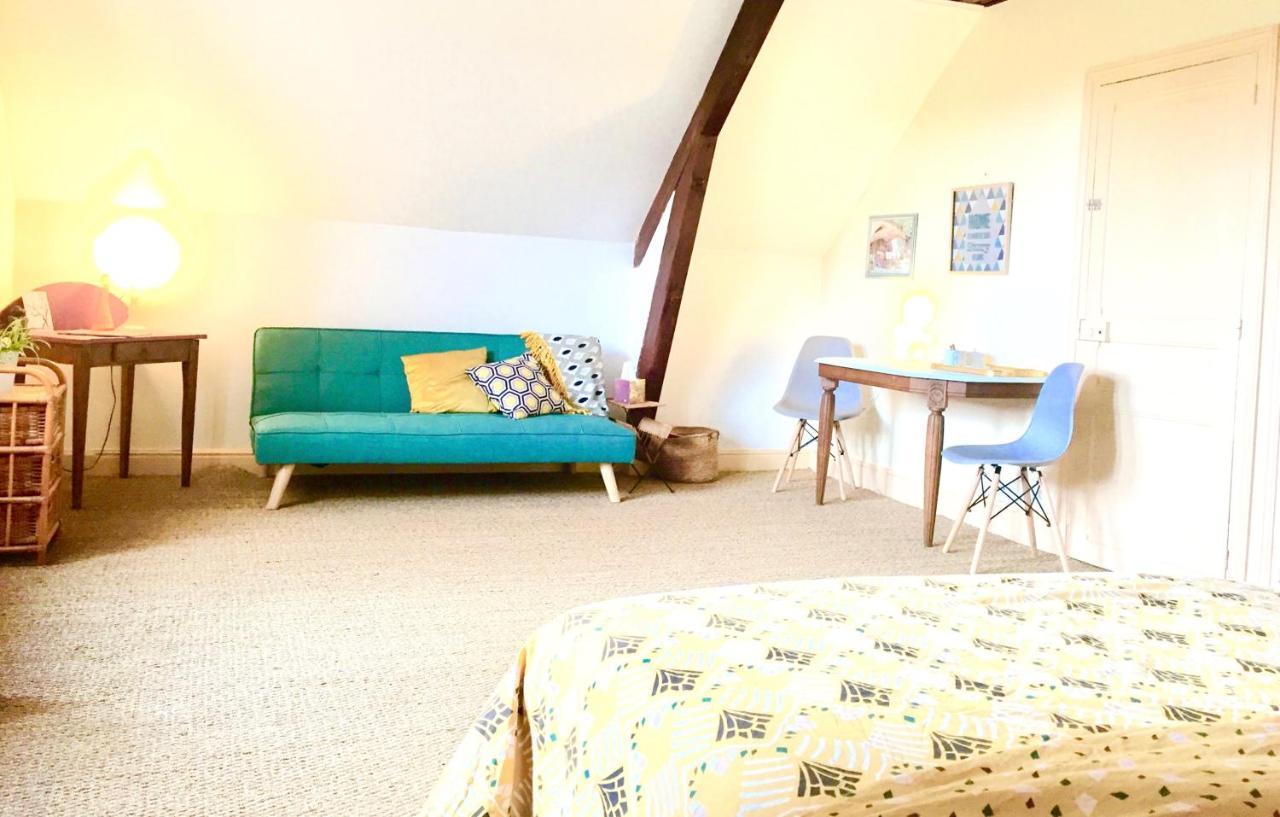 Chambres Chez L'Habitant Et Table D'Hotes Crocq "Le Vieil Hotel" Exterior photo